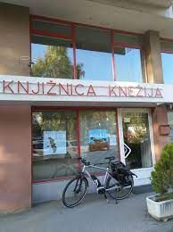 Knjižnica Knežija